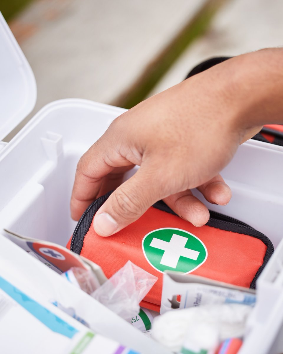 WorkSafeNB's tweet image. Safety Tip Tuesday 🧰
Is your workplace first aid kit ready when it matters?
✔️ CSA-compliant kits
✔️ Trained providers
✔️ Accurate records
✔️ First aid room (if required)
🔗 ow.ly/LH3s50WYiel