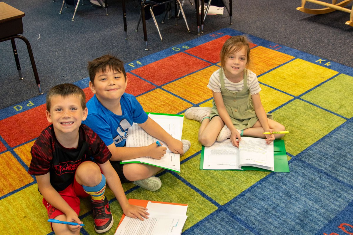 my_pcs's tweet image. September is #AttendanceAwarenessMonth 📚 Every day in class matters. Showing up on time helps students build good habits, stay connected, and succeed. Let’s work together to make every day count! 👏