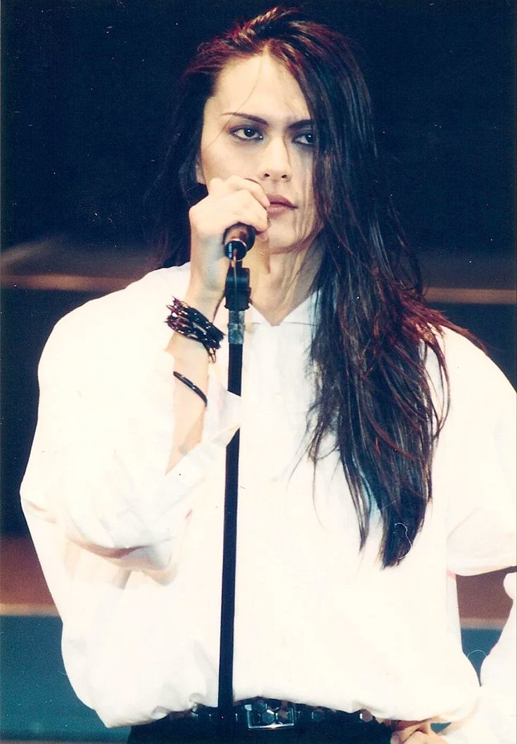 Gosh, is he pretty or what?