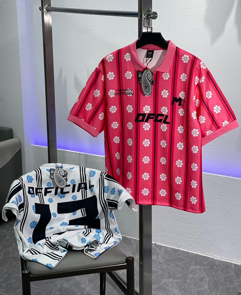 OChigazu's tweet photo. @TeniEntertainer Peninsula don suffer mama. Bless ur boy miile.
Anyways check out our fashion hot picks for today. Send that dm. Hit us up. We gotchu https://t.co/itejhzIWRU