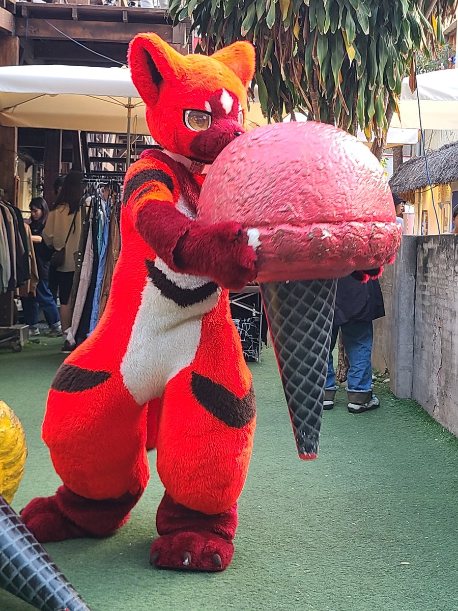tsaibozon's tweet photo. Can I try a bite of that?

📷@LittleAries0406 

#fursuit365_265 https://t.co/NHBGKHFgE5
