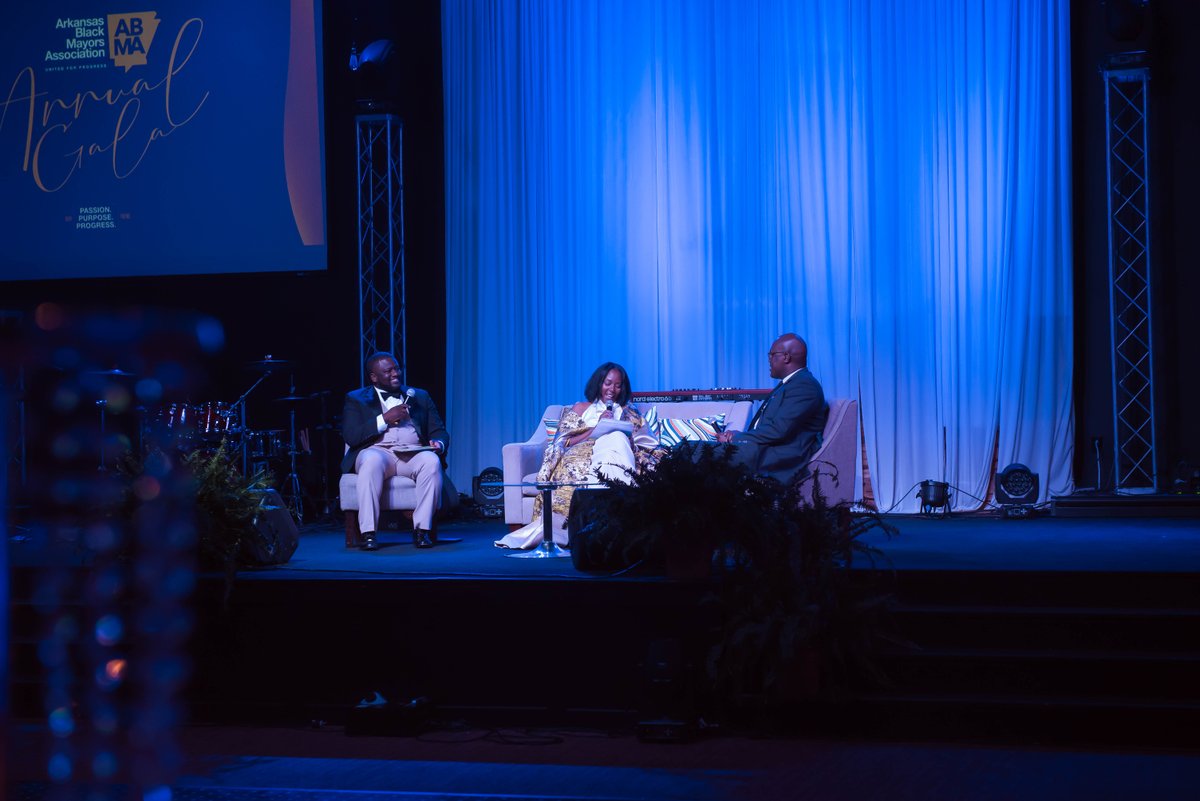 OurMayors's tweet photo. Stronger futures start where we live. CEO Phyllis Dickerson took the @ArkansasMayors' gala stage Saturday w/ @Frank ScottJr &amp; Wrightsville, AR Mayor Derrick Rainey to discuss the EMLI program designed to help families plan, save &amp; build wealth. It launched this week.

#OurMayors https://t.co/HBPbwxSEYK
