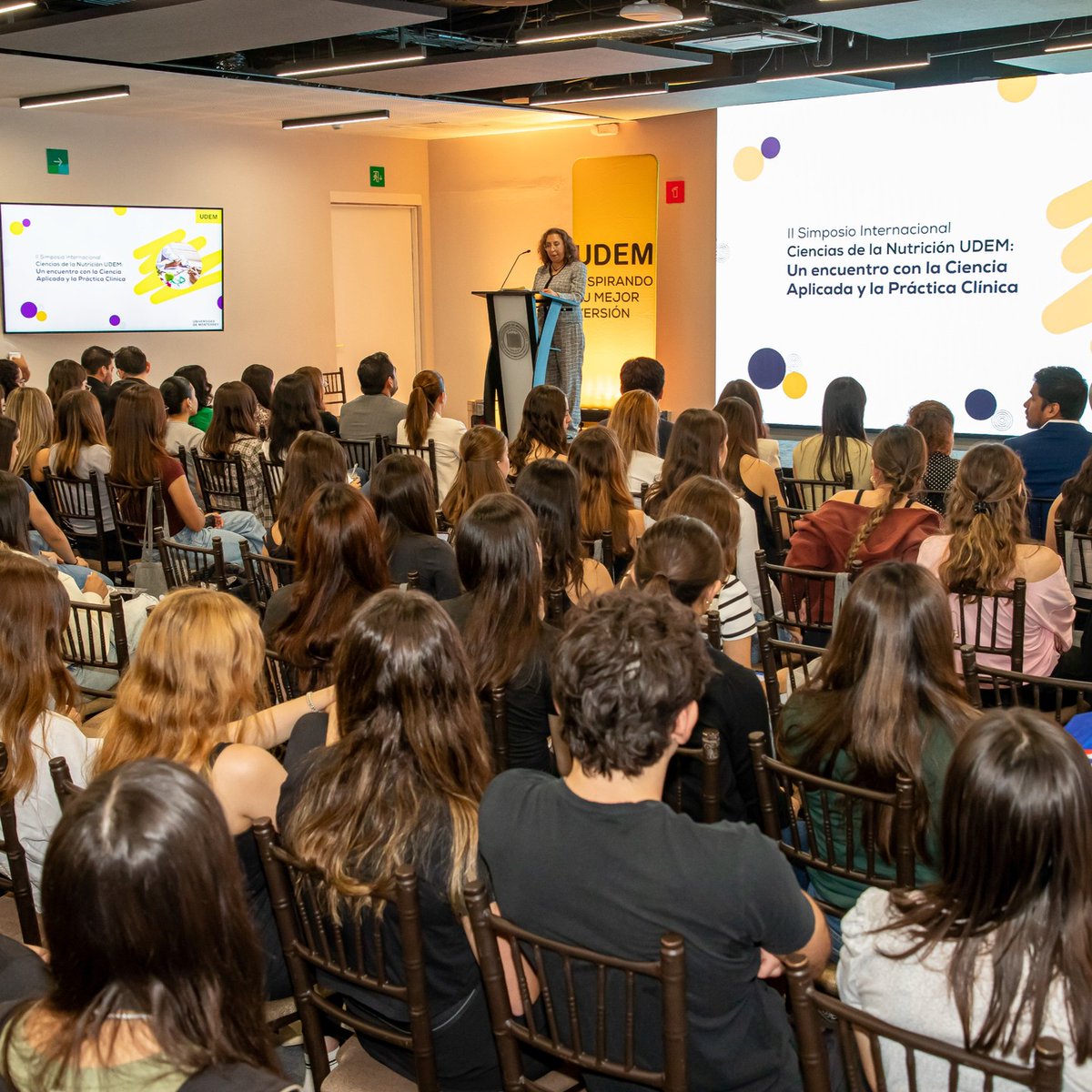 🌍 Así se vivió el II Simposio Internacional en Ciencias de la Nutrición UDEM, un encuentro donde se compartieron los últimos avances en nutrición clínica. ✨ 

Expertos en la materia intercambiaron conocimientos y presentaron investigaciones a los participantes. 🎤 👏