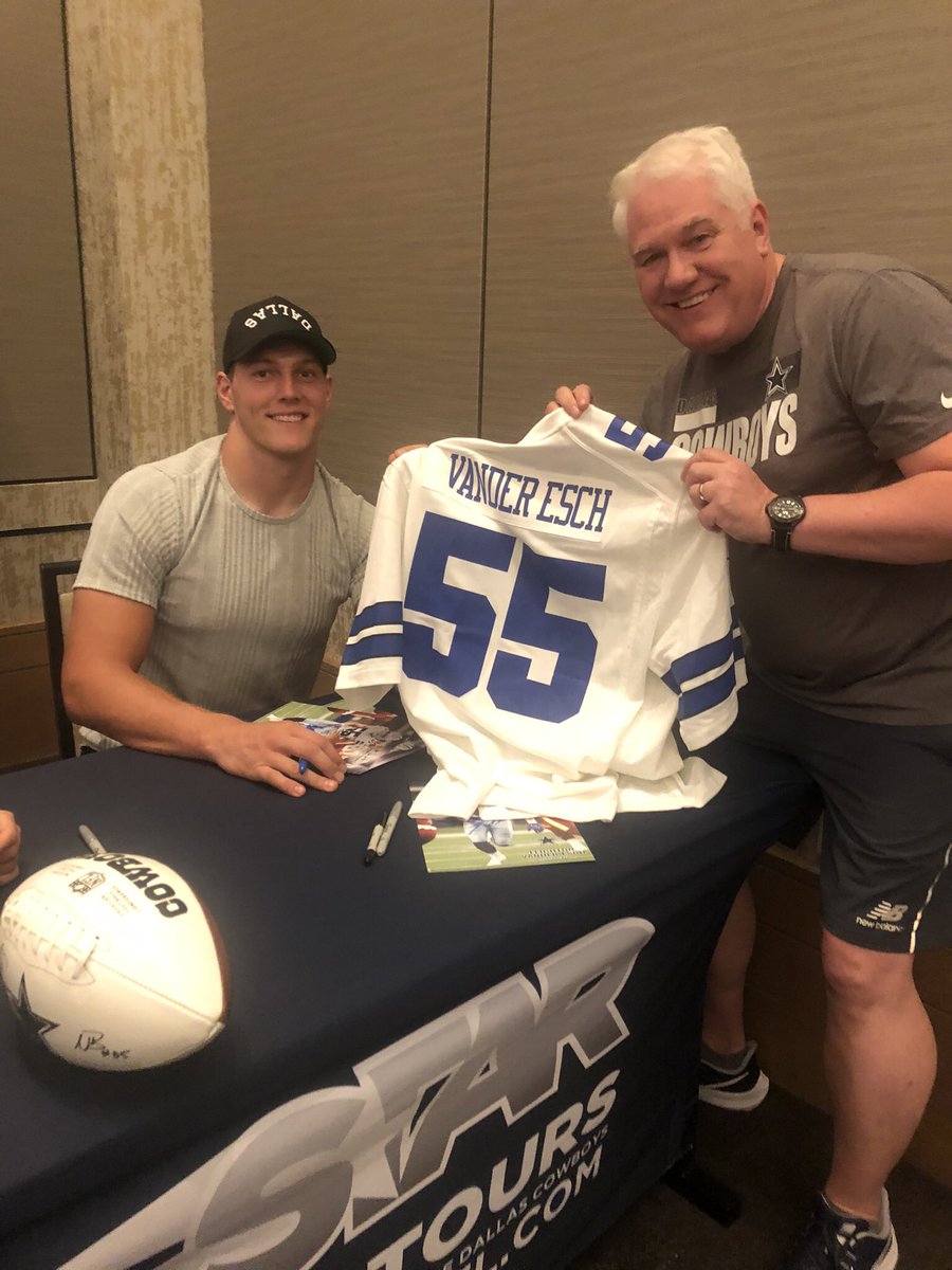 whitey500's tweet photo. @ButterAubrey @cowboyfan4life0 A really great guy https://t.co/kfzMMScyDe