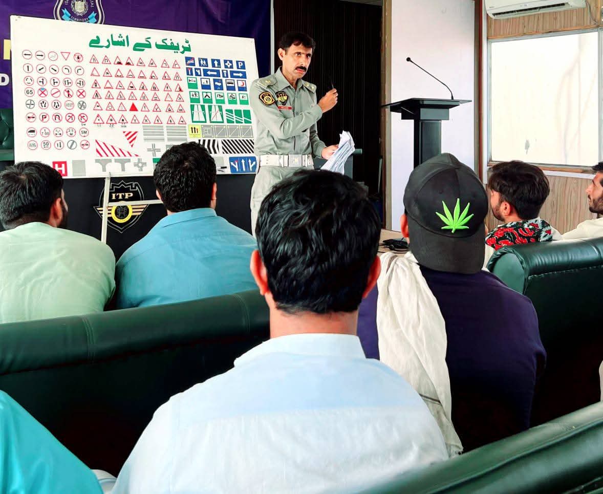 Islamabad Traffic Police tweet media