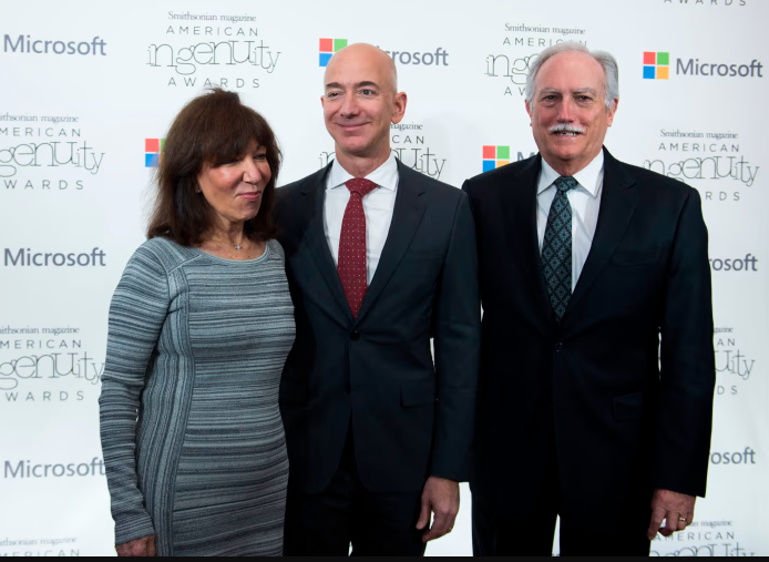 mostofapbn's tweet photo. Jeff Bezos’ Billionaire Dad Is Hiring a CEO to Run His Family Office.
#jeef #billionaire #usa #uk https://t.co/C2Zp3tYwds