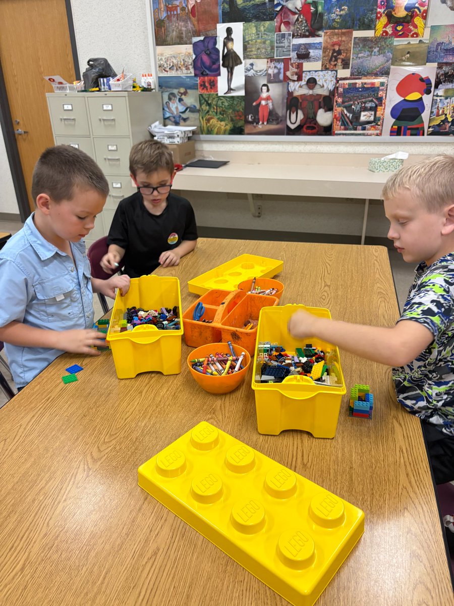 DeKalbCF's tweet image. The DeKalb Central Foundation is proud to support Hawks Soar students with Lego STEM kits at Country Meadow Elementary! Students engineered bridges in week one and designed Rapunzel’s tower in week two—complete with an escape plan!
#WeAreDeKalb