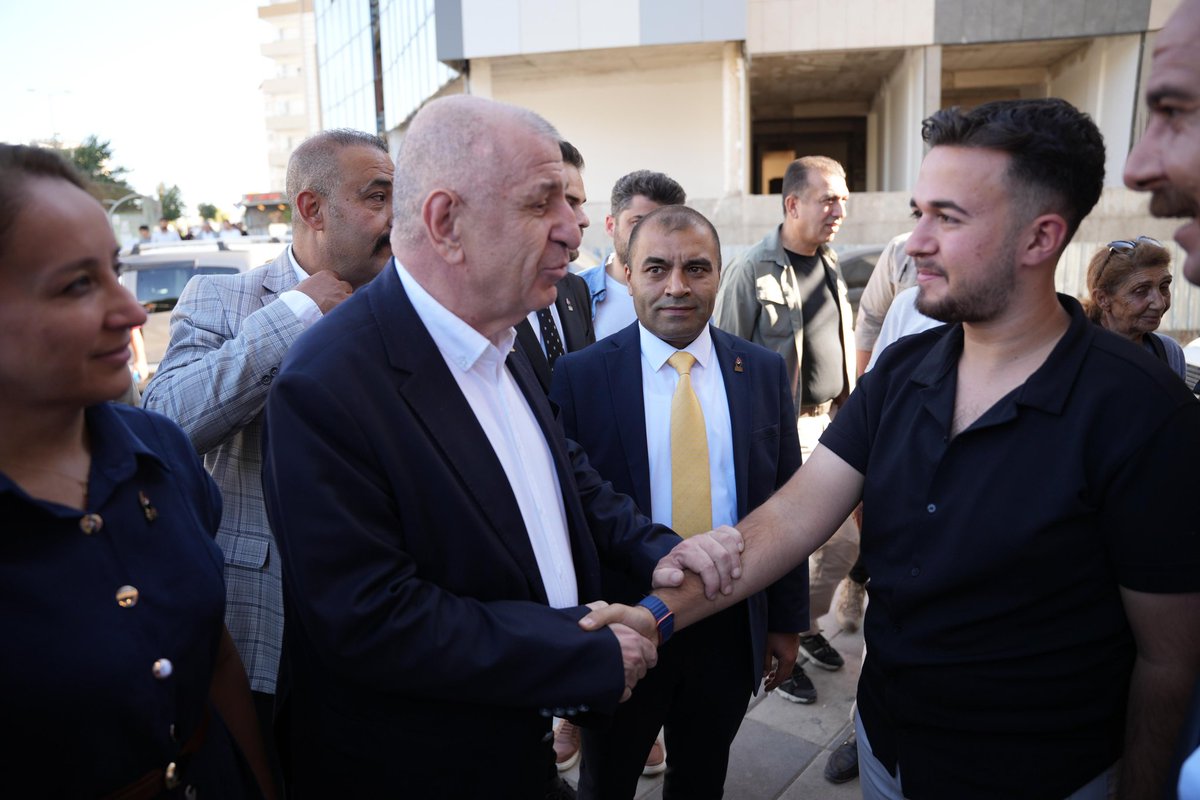 Ümit Özdağ:

Kilis'te Zafer Partisi'nin gerçek sahipleri olan gençler ile buluştuk.

Sevgili gençler, sizler daha iyi bir Türkiye'de yaşayın diye ülkemizi karış karış dolaşmaya devam ediyoruz.

Bu mücadelede yanınızda olduğunuz için hepinize teşekkür ediyorum.
<a href="/zaferpartisi/">Zafer Partisi</a>