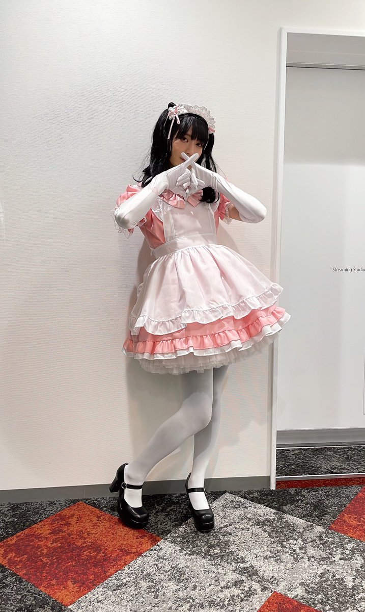 An image of Hirohiko Araki at age 16 in 1976 and an image of Shogo Sakata (voice of Johnny) at age 26 in 2024