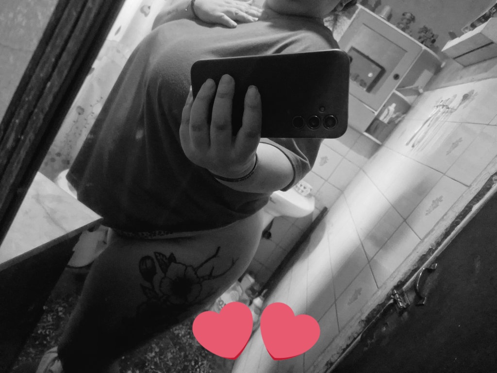 𝙴𝚜𝚝𝚛𝚎𝚕𝚕𝚊 tweet media