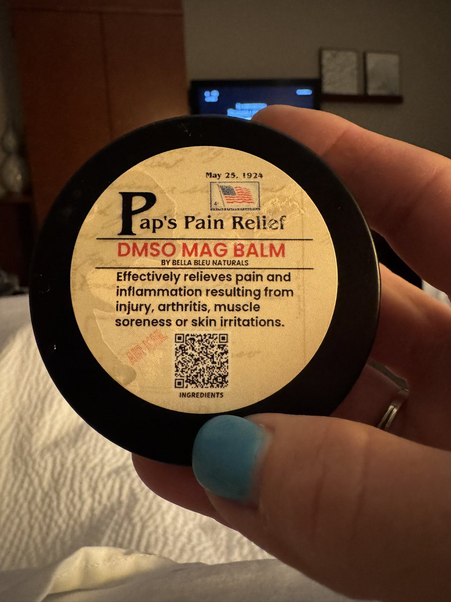 bbleunaturals's tweet image. For miss out on our Freebie Friday giveaway.  

Follow, Share, Like and Comment for a chance to win our DMSO Mag Balm.  

Our unique balm with DMSO and Magnesium is specifically formulated to fight pain and inflammation.   

NO PAIN….ALL GAIN! 

@KaiLuke9052 @Tho_ModernMissy…