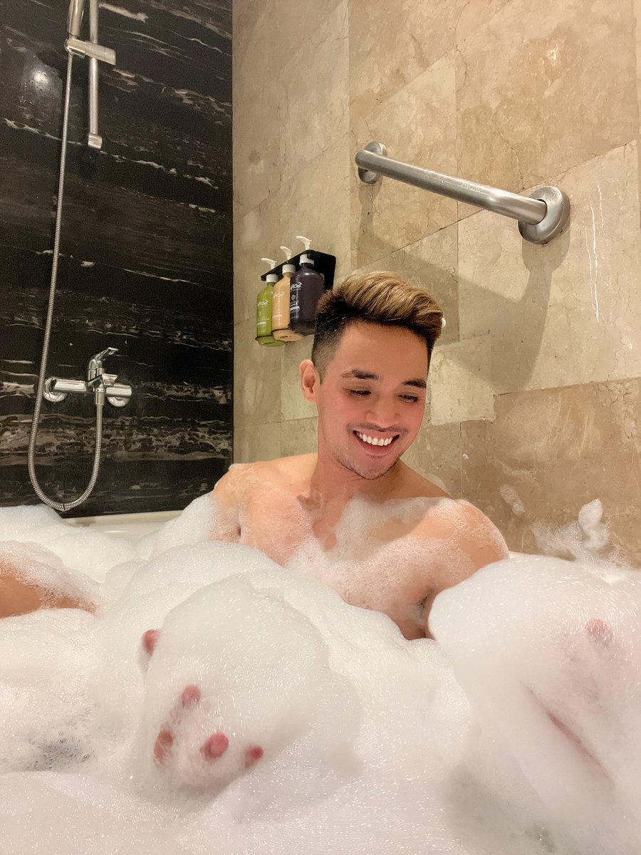 HostE0718's tweet photo. Morning babad 💭🛁 https://t.co/Kse0B4qFqU