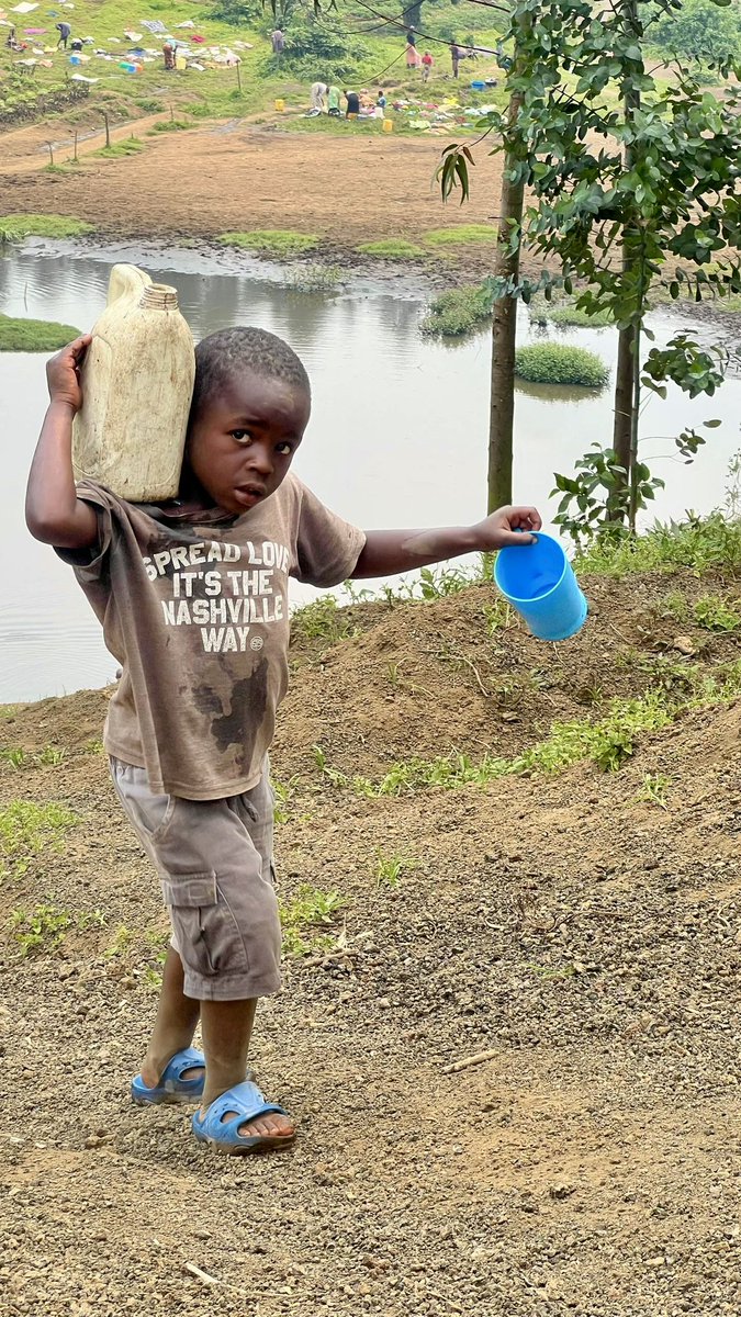 waterisbasic's tweet image. Where there is water, life will gather. 💧

But in eastern DRC, families walk to distant swamps for unsafe water.

We’re building rain catchment tanks (#116 &amp;amp; #117) in Rulimba &amp;amp; Kingarame to bring clean water closer to home.

#WaterIsBasic #DRC
