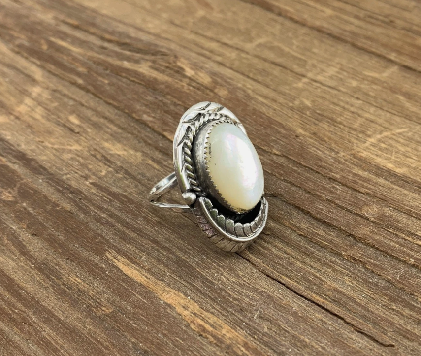 tradepostpawn's tweet image. ✨ Fresh Jewelry Finds! ✨
New vintage sterling silver &amp;amp; Native American jewelry just hit our cases! 💍 These one-of-a-kind treasures won’t last long—swing by Trading Post Pawn today!
#ShopSmallShopLocal #TradingPostPawn #VintageJewelry #SterlingSilver #NativeAmericanJewelry
