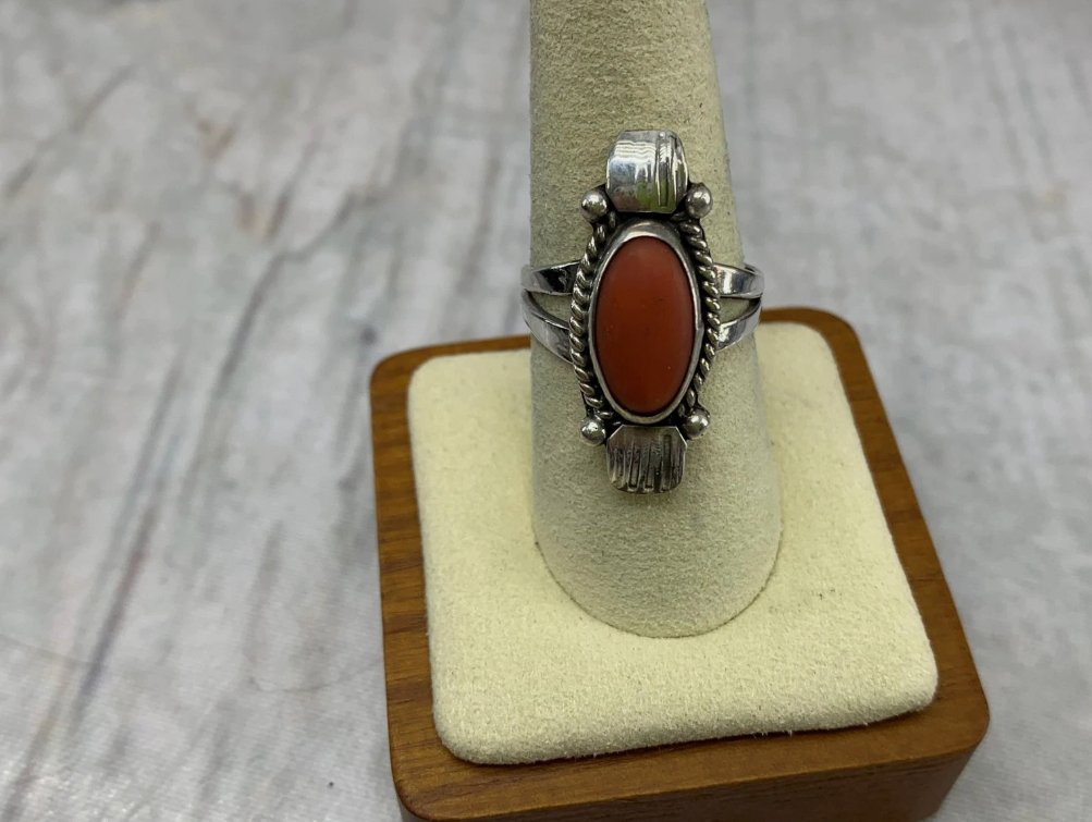 tradepostpawn's tweet image. ✨ Fresh Jewelry Finds! ✨
New vintage sterling silver &amp;amp; Native American jewelry just hit our cases! 💍 These one-of-a-kind treasures won’t last long—swing by Trading Post Pawn today!
#ShopSmallShopLocal #TradingPostPawn #VintageJewelry #SterlingSilver #NativeAmericanJewelry