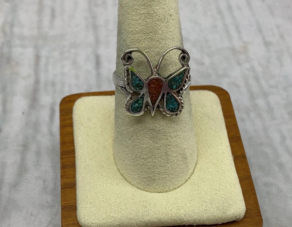 tradepostpawn's tweet image. ✨ Fresh Jewelry Finds! ✨
New vintage sterling silver &amp;amp; Native American jewelry just hit our cases! 💍 These one-of-a-kind treasures won’t last long—swing by Trading Post Pawn today!
#ShopSmallShopLocal #TradingPostPawn #VintageJewelry #SterlingSilver #NativeAmericanJewelry