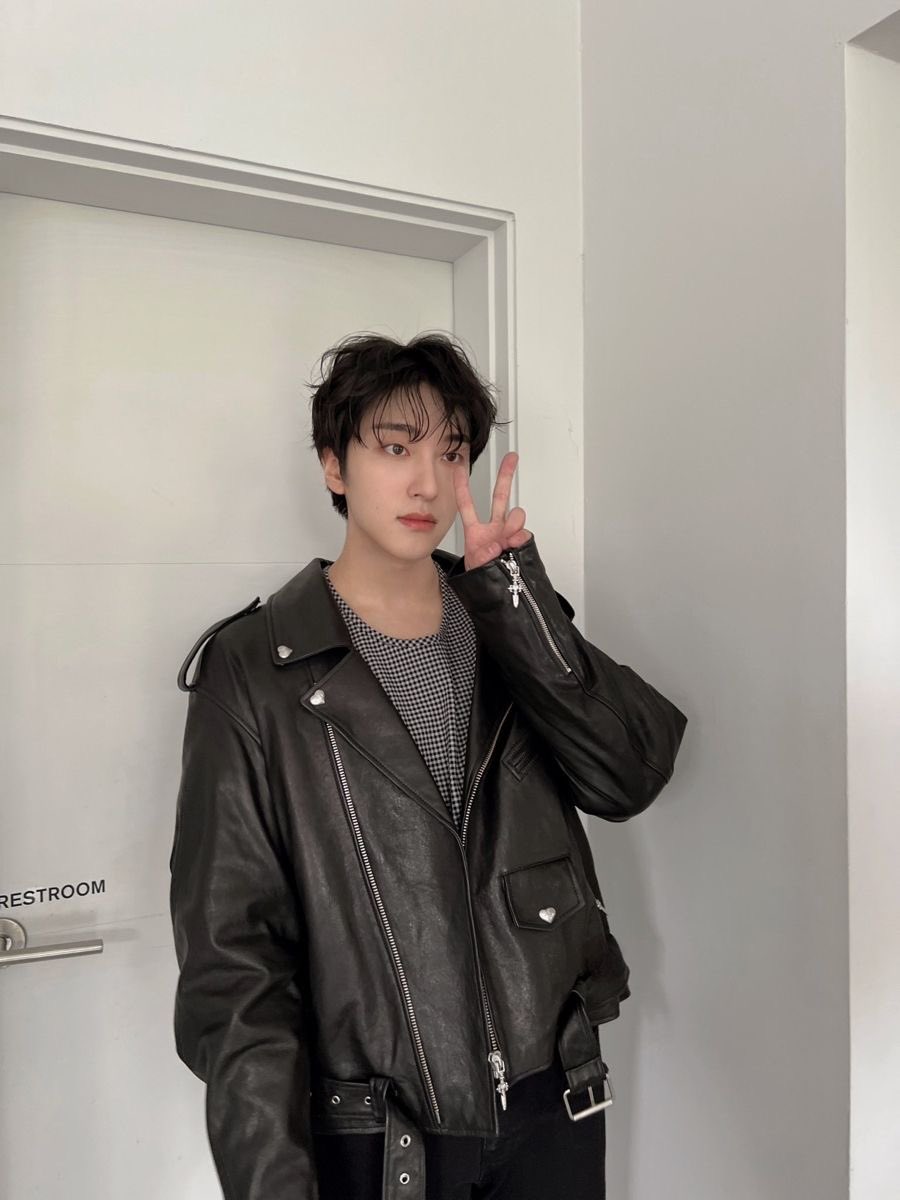 KpopMilitary's tweet photo. D-113 until Sebin gets discharged
🏠: 15. January 2026
🖼️: black 🖤
#JangSebin #Sebin #OMEGA_X #ForX #Poaegi
🙏🏼 Please consider donating for our admins hospital bills: https://t.co/oM5IxDFPHn https://t.co/40r64a6D4t