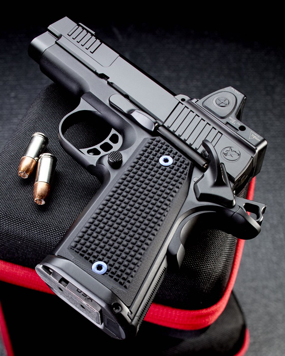 NighthawkCustom's tweet image. Confidence you can carry // The Nighthawk Counselor is the smallest, lightest 1911 we make // This model features a unique carry magwell designed around our most compact aluminum frame to reduce printing