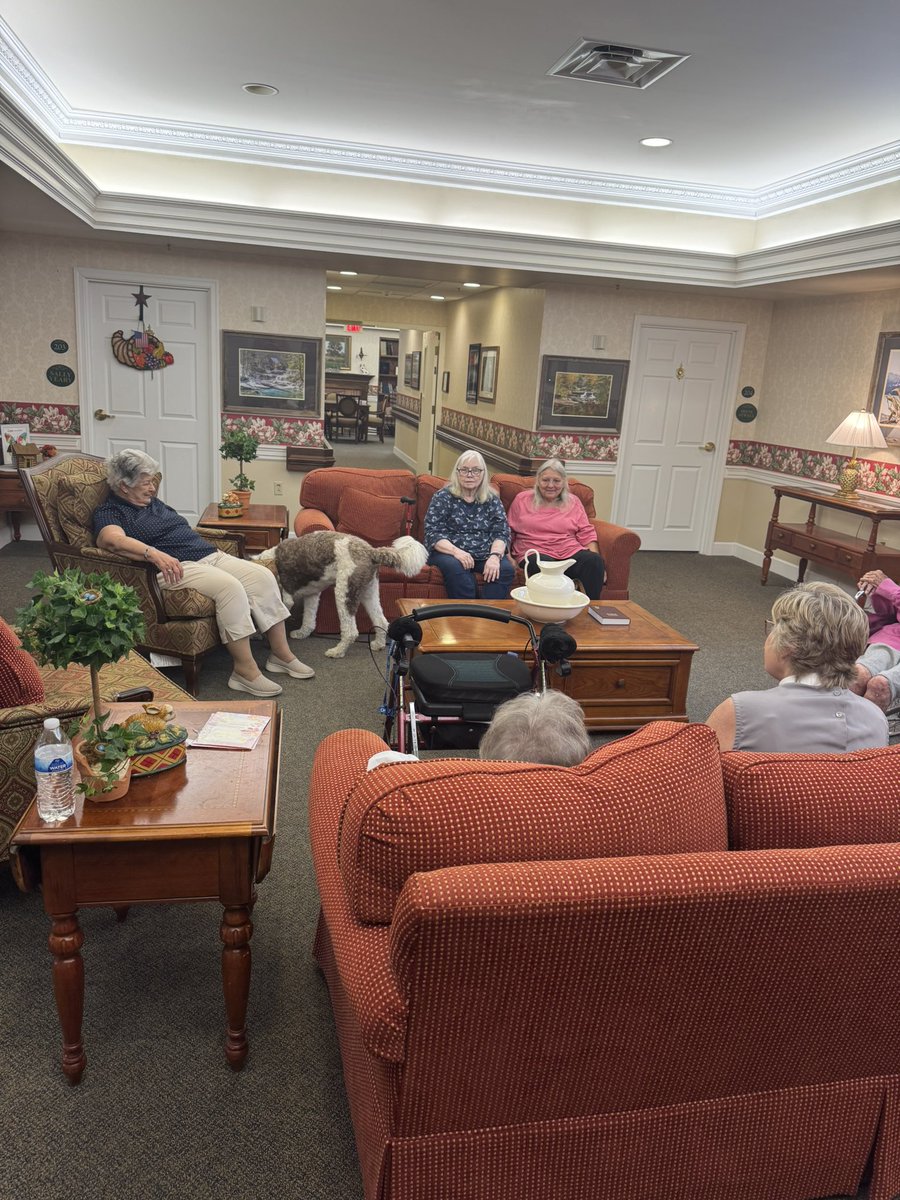 WedgewoodE_OH's tweet image. Pete surprised us with a visit today in just a few short weeks he will be a trained support dog 🐶.

#tuesday #supportdog #assistedliving