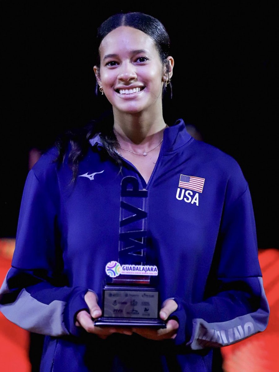 KUVolleyball's tweet image. Did someone say MVP?! 👀

Reagan Cooper was named MVP at the NORCECA Final Six by leading the U.S. in scoring during the playoff rounds, earning 30 points in two matches.

#RockChalk