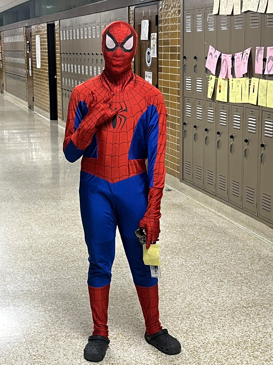 BigIkeYearbook's tweet image. 🔥 DAY 2 = HIT THE ROOF 🔥
Omg BIG IKE, you really DID THAT!!! 💛🖤 Y’all showed up and showed OUT for Character Day 👑🎭 The energy was through the ceiling today and SWOOP NATION never misses! 🦅✨
#BigIke #Homecoming2025 #HitTheRoof #CharacterDay #SwoopSwoop