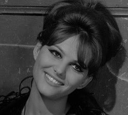 Son sourire ravageur et son regard intense ont illuminé des images de cinéma éternelles… La grande #ClaudiaCardinale s’est éteinte à l’âge de 87 ans.