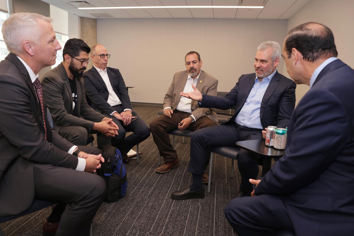 Hoy, desde Nueva York, reafirmamos el compromiso de Michoacán con el planeta. 
Walmart y Costco, quienes en su conjunto adquieren el 60% del aguacate michoacano, así como Target y Kroger, respaldan el ProForest Avocado y nuestro sistema de vigilancia satelital Guardián Forestal.