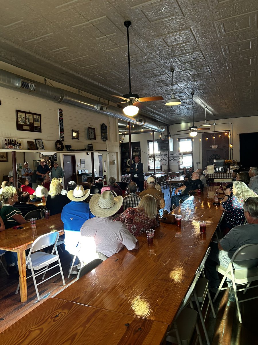 Yesterday evening I joined friends in Lockhart for a meet and greet. I’m always grateful for the opportunity to connect, listen, and learn from the people who make our communities strong.