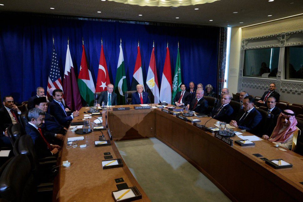 Cumhurbaşkanı Erdoğan:

Gazze Zirvesi'nin sonuç bildirgesi yakında açıklanacak.

Toplantı verimli geçti ve oldukça memnunuz. Umarım hayırlı olur.