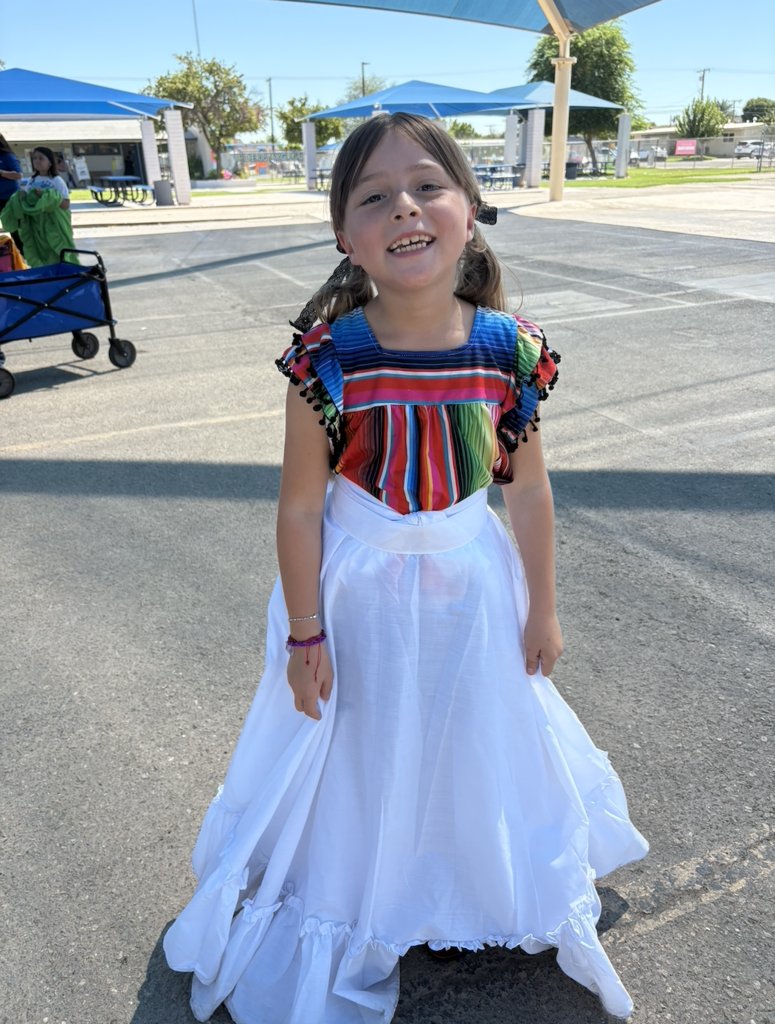 From music to traditions, Saturday's ¡Celebramos! Hispanic Heritage Month intersession day was full of fun!  Thanks to all the students who joined the celebration!