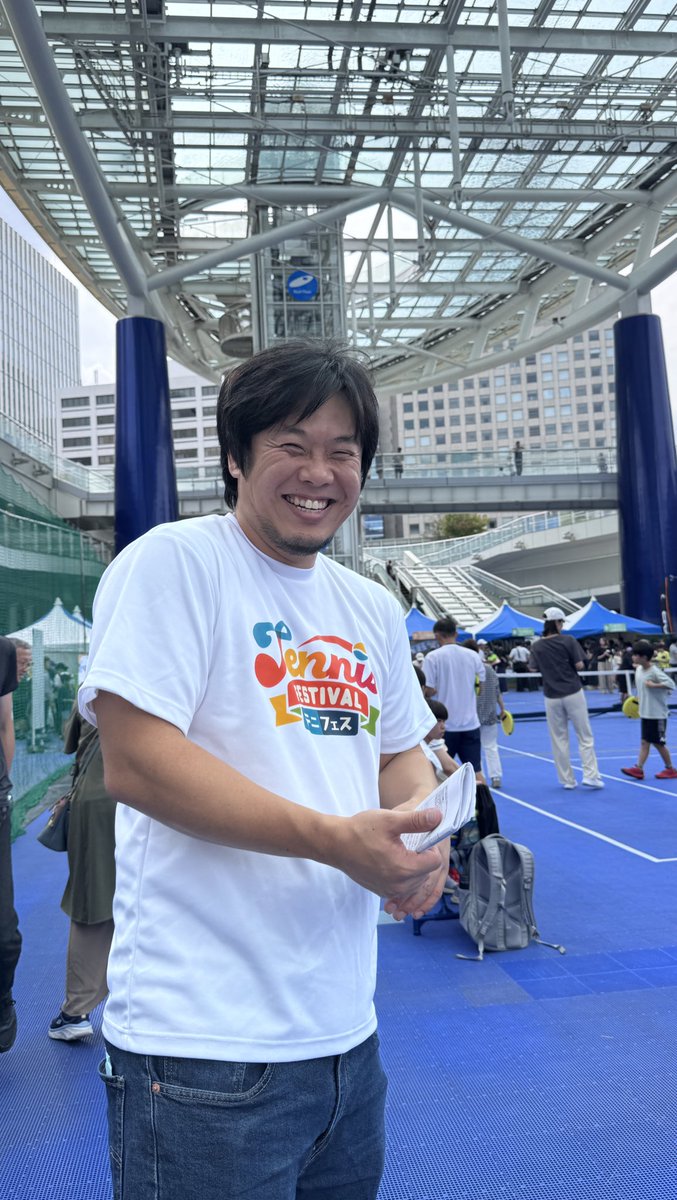 sakainaoto's tweet photo. #テニフェス2025 inオアシス21
親子でたくさんテニスに触れるイベントだったりプロのプレーを目の前で見られたりとすごいイベントでしたね！ご来場の皆様、一緒にMCしてくれたナナちゃんも進行のマーシーさんもテニスラウンジの江口社長はじめ皆さんも本当にありがとうございました！またやりたい🎾 https://t.co/UEV3DgBUWB