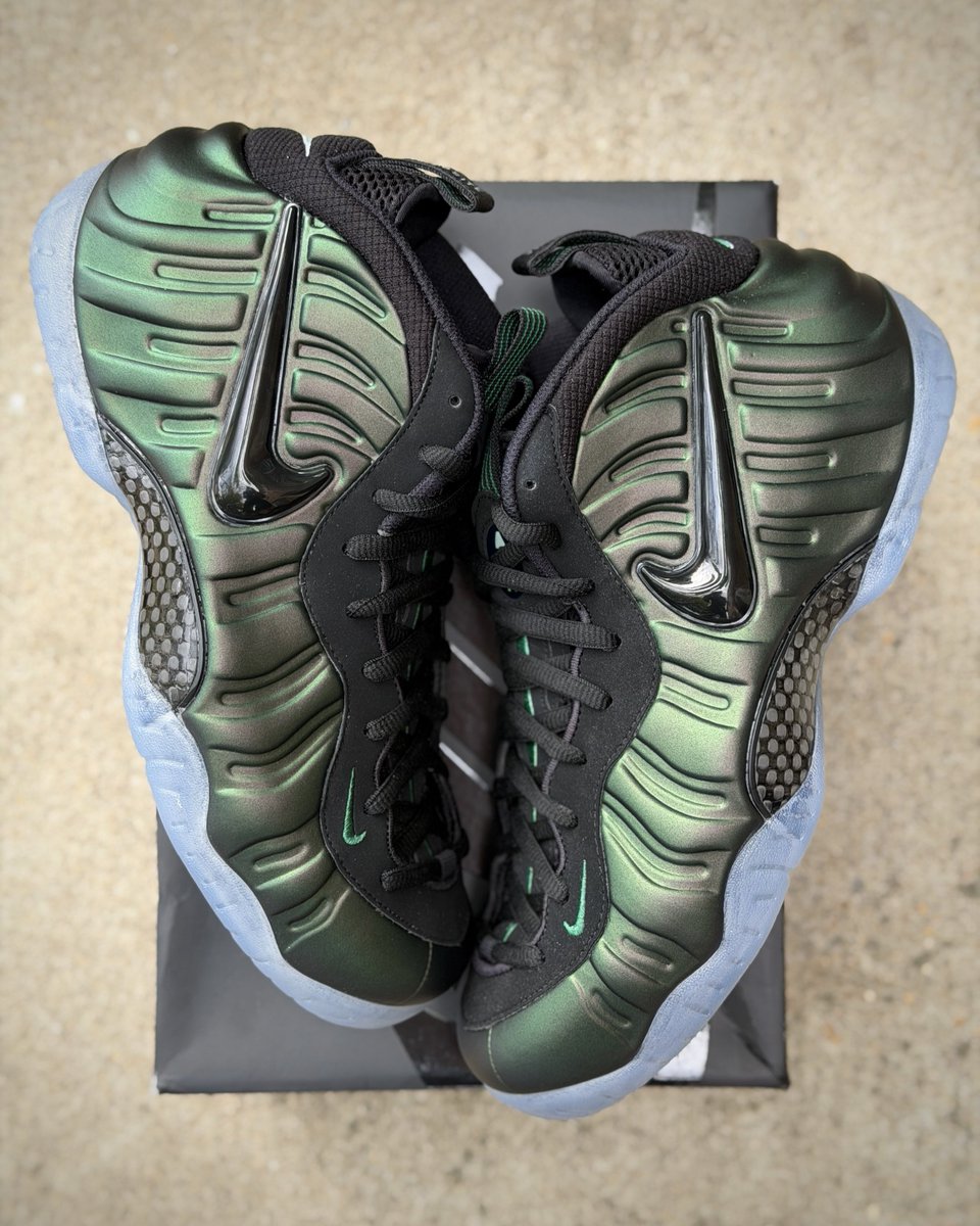 zSneakerHeadz's tweet image. PINE GREENS BACK 🔥🔥😍 #DECEMBER