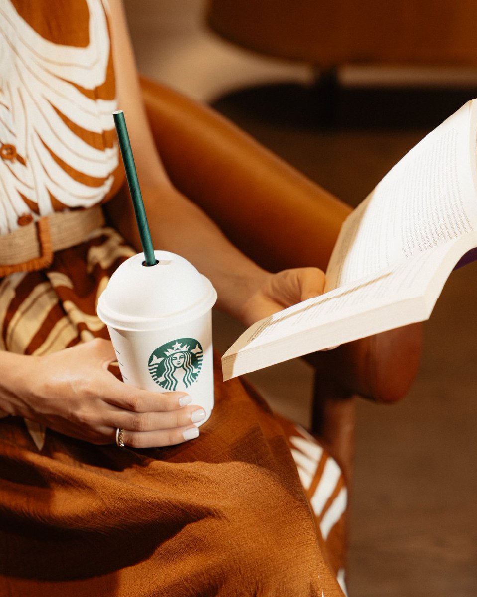 Ese momento contigo misma entre páginas y tu bebida favorita te espera en <a href="/starbucksdo/">Starbucks República Dominicana</a> 

#Megacentro