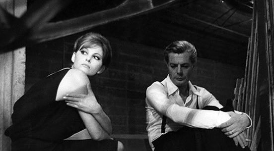 La ragazza della fonte. 

#ClaudiaCardinale in “Otto e mezzo” di Federico Fellini.