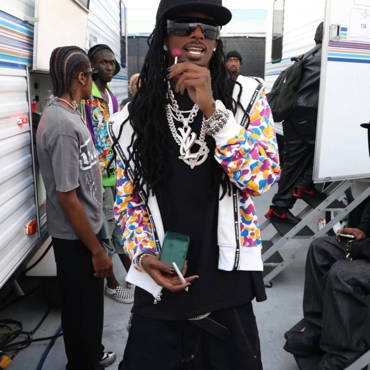 Vaquera グラフィック ポロシャツ Playboi Carti 着用 Playboi Carti rockin' Chrome Hearts in new fit pics💧 Rate the fit