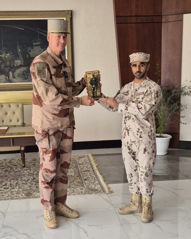 Honoré d’être reçu par mon homologue émirati, le général de division Yousef.

Dans une région en proie à de vives tensions, nos armées de Terre entretiennent une coopération militaire concrète.

Elle s’appuie sur des exercices conjoints réguliers et des équipements communs, à