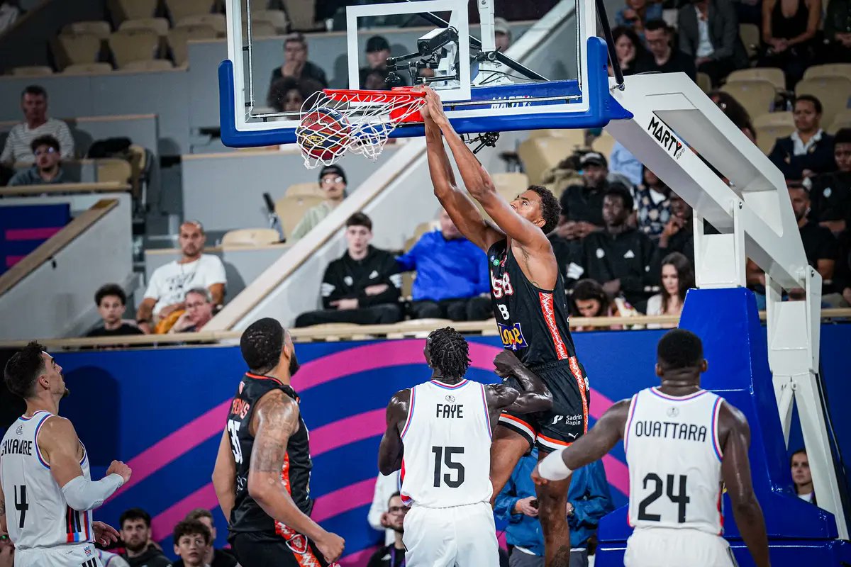 🗣️ "Je suis un homme nouveau" 🐦‍🔥

❤️‍🩹 Promis à la NBA avant que la vie (et certains médecins) n'en décide autrement, Jonathan Jeanne signe son retour au Mans, dix ans après l'avoir quitté.

→bebasket.fr/itw-jonathan-j…