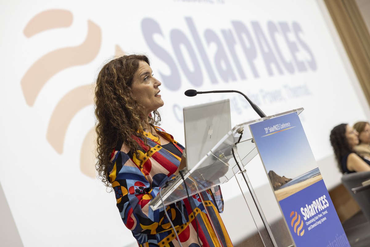 CienciaGob's tweet image. ✅España acoge #SolarPACES2025, la conferencia internacional más importante de energía termosolar.

🗣️@EvaOrtegaPaino: "Nuestro país es un referente internacional, con excelentes recursos solares y liderazgo científico, tecnológico e industrial".

ciencia.gob.es/Noticias/2025/…