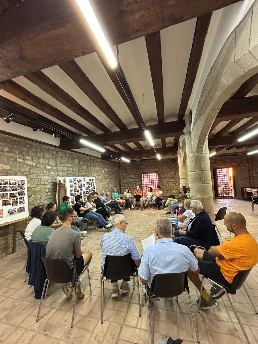Ahir va tenir lloc la trobada anual d'entitats del municipi. 

Des de l'Ajuntament volem agraïr la feina que fan totes les persones que formen part de les juntes de les entitats, que treballen dia a dia i de forma totalment voluntària per oferir activitats a la gent del poble.