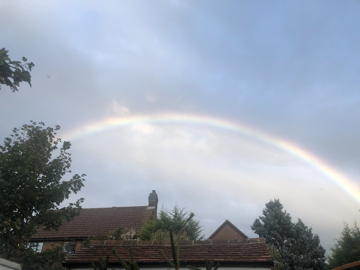 stillphosphor's tweet image. Cracking rainbow in East Sussex tonight!