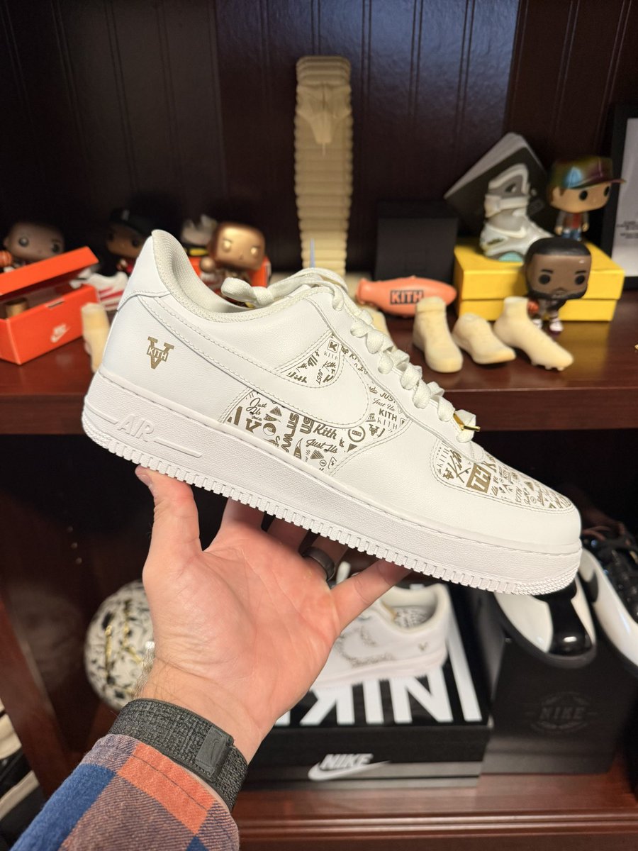 bdrake25's tweet image. Another one off the list. I’ve been working on collecting all the Kith Air Force 1’s and landed on this which isn’t technically an official collaboration,  it still a really cool piece. I believe these were made for employees in 2016 to celebrate the fifth anniversary.