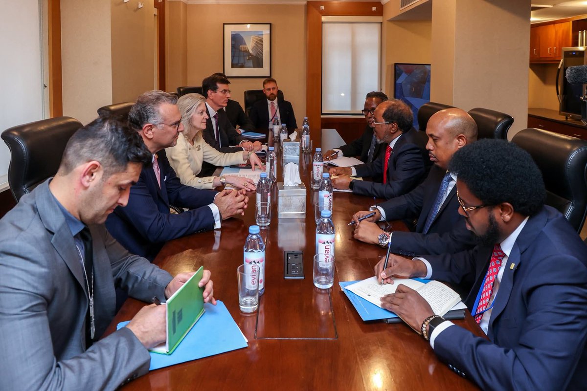 Hassan Sheikh’s so-called “experts” are Zakariye Caloley and that Uncle Fester looking clown  both with zero skills, zero brains, and zero political sense. Just pathetic doormats. Where the hell is Abukar Bale? Where are all the real Sokali experts? When you sit in front of the