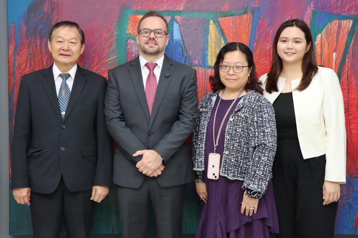 𝐂𝐮𝐥𝐦𝐢𝐧𝐚 𝐞𝐥 𝐏𝐫𝐢𝐦𝐞𝐫 𝐂𝐮𝐫𝐬𝐨 𝐈𝐧𝐭𝐞𝐫𝐧𝐚𝐜𝐢𝐨𝐧𝐚𝐥 𝐝𝐞 𝐕𝐞𝐡í𝐜𝐮𝐥𝐨𝐬 𝐄𝐥é𝐜𝐭𝐫𝐢𝐜𝐨𝐬🚘🔋
La Misión Técnica de Taiwán en Paraguay, en cooperación con la SNPP, llevaron a cabo la clausura del Curso Internacional 🇵🇾🇹🇼