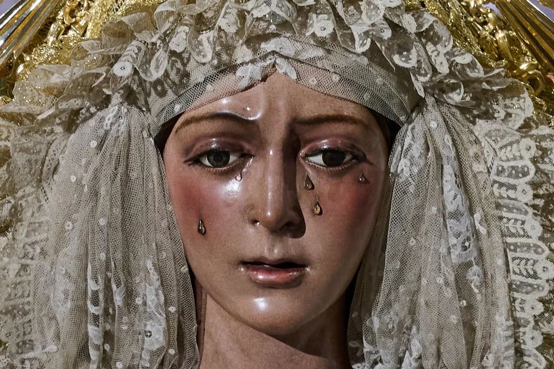 Hace un rato he escuchado al restaurador don <a href="/pedro_manzano_/">Pedro Manzano</a> informando sobre como van los trabajos sobre Mi Virgen de La Esperanza, la alegría es inmensa y solo puedo decir, GRACIAS!!
"Manzano corazón mío, Manzano restaurador, trátela con cariño, 
que es La Madre De Dios" 😥😥😥