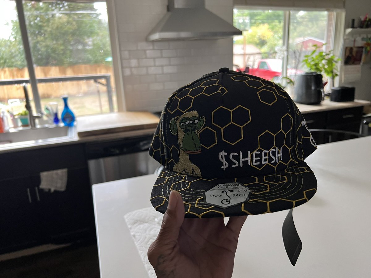 Dirty1The27223's tweet image. Got mine today, great quality and a perfect fit. The surprise pocket inside was super clean!!! @PepeApeYC  #PAYC @_seacasa  @JungleBayAC