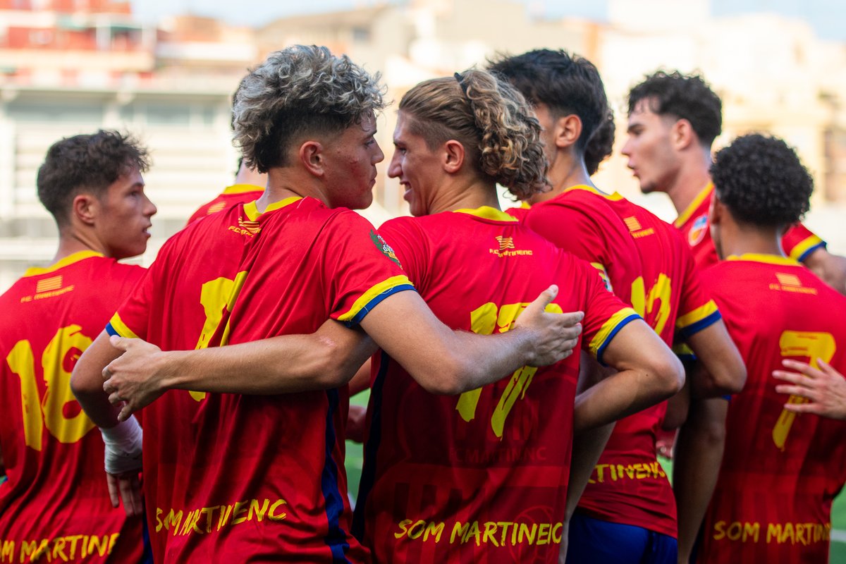 martinenc's tweet image. ⚽️ 'Un gol a l'inici dona el triomf al Juvenil A Masculí en l'estrena'

📝 Crònica del #FCMartinenc 1-0 @UEOPlanter

🔗 fcmartinenc.cat/noticies/futbo…

#SomMartinenc #LNJ7 #futbolcat