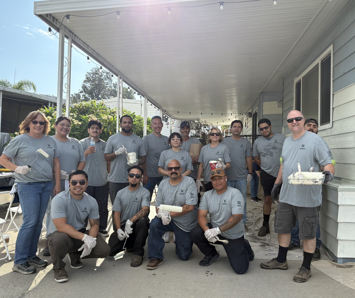 HFHRiverside's tweet image. On Sept 19, volunteers from @dokausa &amp;amp; @riveastrotary (with help from San Bernardino!) joined our #ABrushWithKindness project at Villa Magnolia MHP. Together, we painted a home for a grateful homeowner—giving back through teamwork &amp;amp; hard work. 💙 #HabitatForHumanity