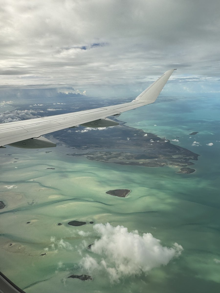 NumerzaAgency's tweet photo. 🌍 Exciting news! 

In January 2026, we’re bringing the JV Academy to the Bahamas for a 4-day immersive event.

⚽ Learn how to become a football agent, gain insider knowledge, and connect with top professionals in the game. 

📅 4 days of workshops 📍 Bahamas. https://t.co/H63d3teVov