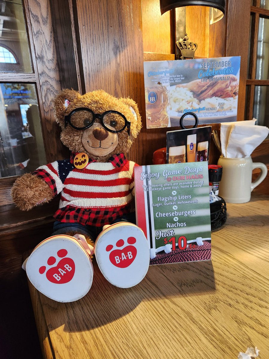 Teddy Bear Lucas celebrates Oktoberfest at a German restaurant and eats Schnitzel. #teddybearlucas