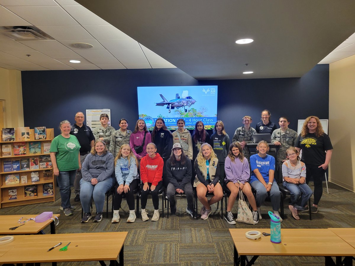 Service Unit 603 participated in Aviation 101 with the Waterloo Civil Air Patrol Cadet program. They learned about aviation, used a flight simulator, created gliders, toured the airport, and heard from Civil Air Patrol members about career opportunities in the aviation field!🧑‍✈️✈️